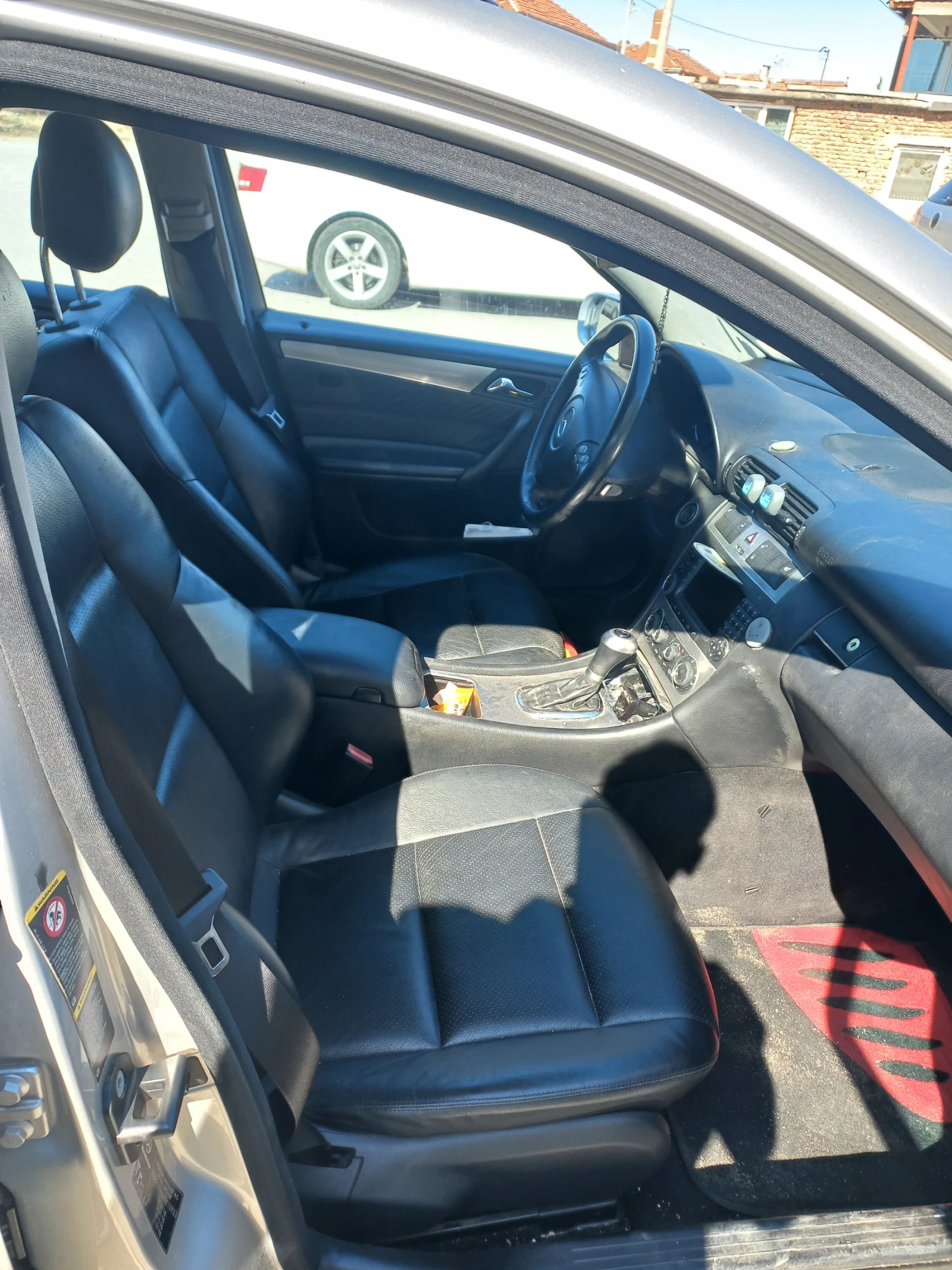 Mercedes-Benz C 320, снимка 3 - Автомобили и джипове - 55419574