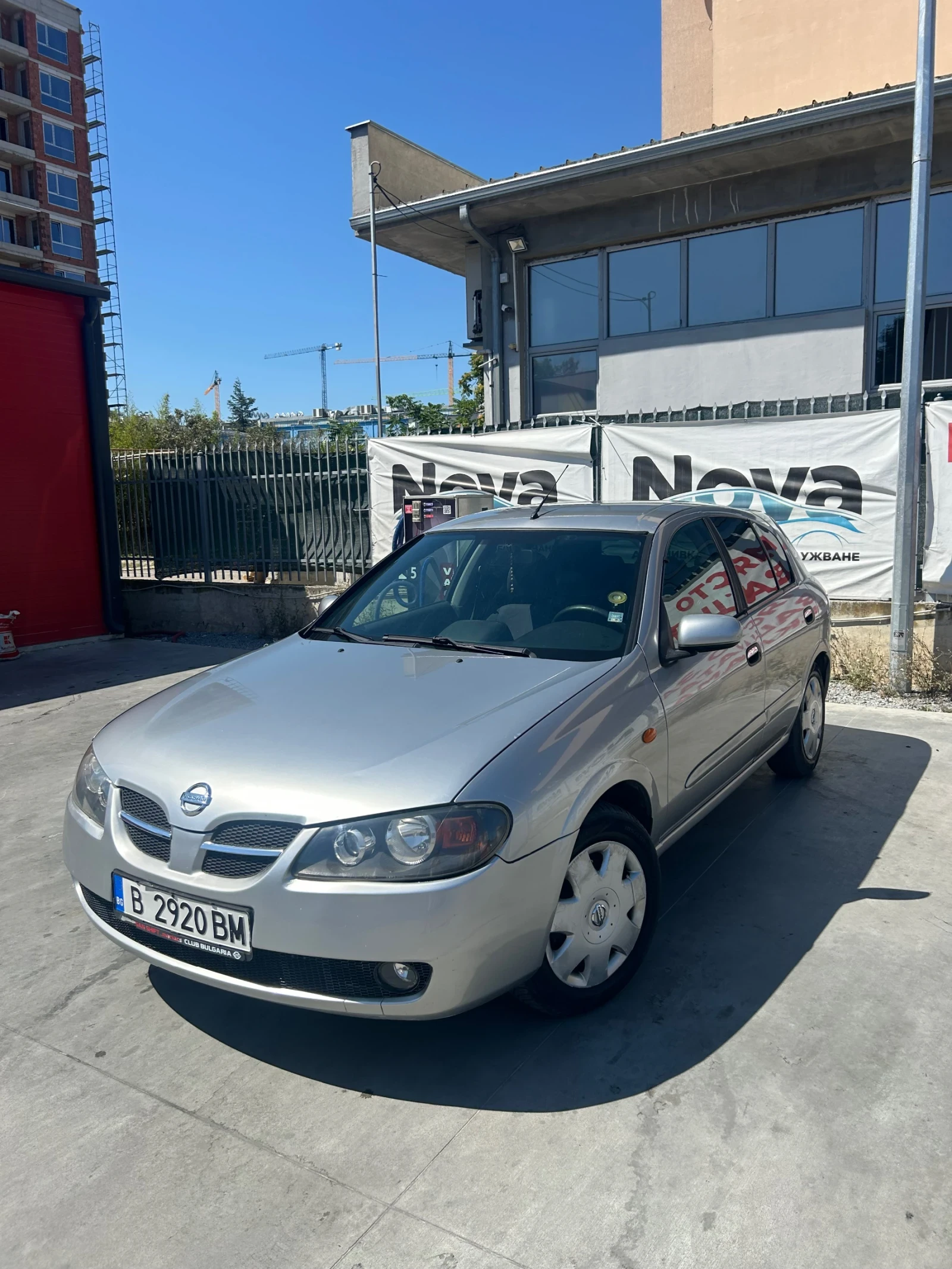 Nissan Almera