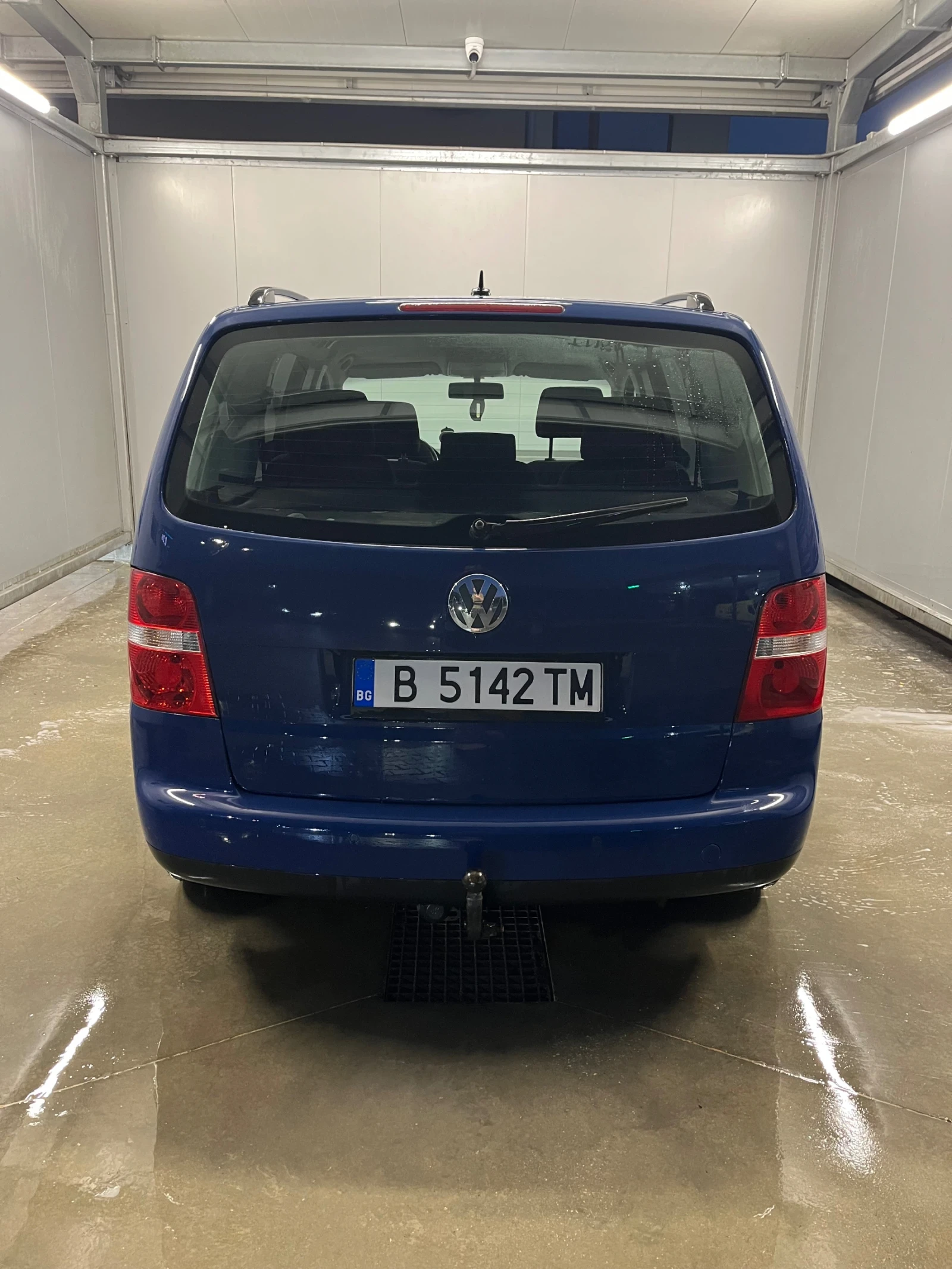 VW Touran 2.0 TDI, снимка 4 - Автомобили и джипове - 55681861