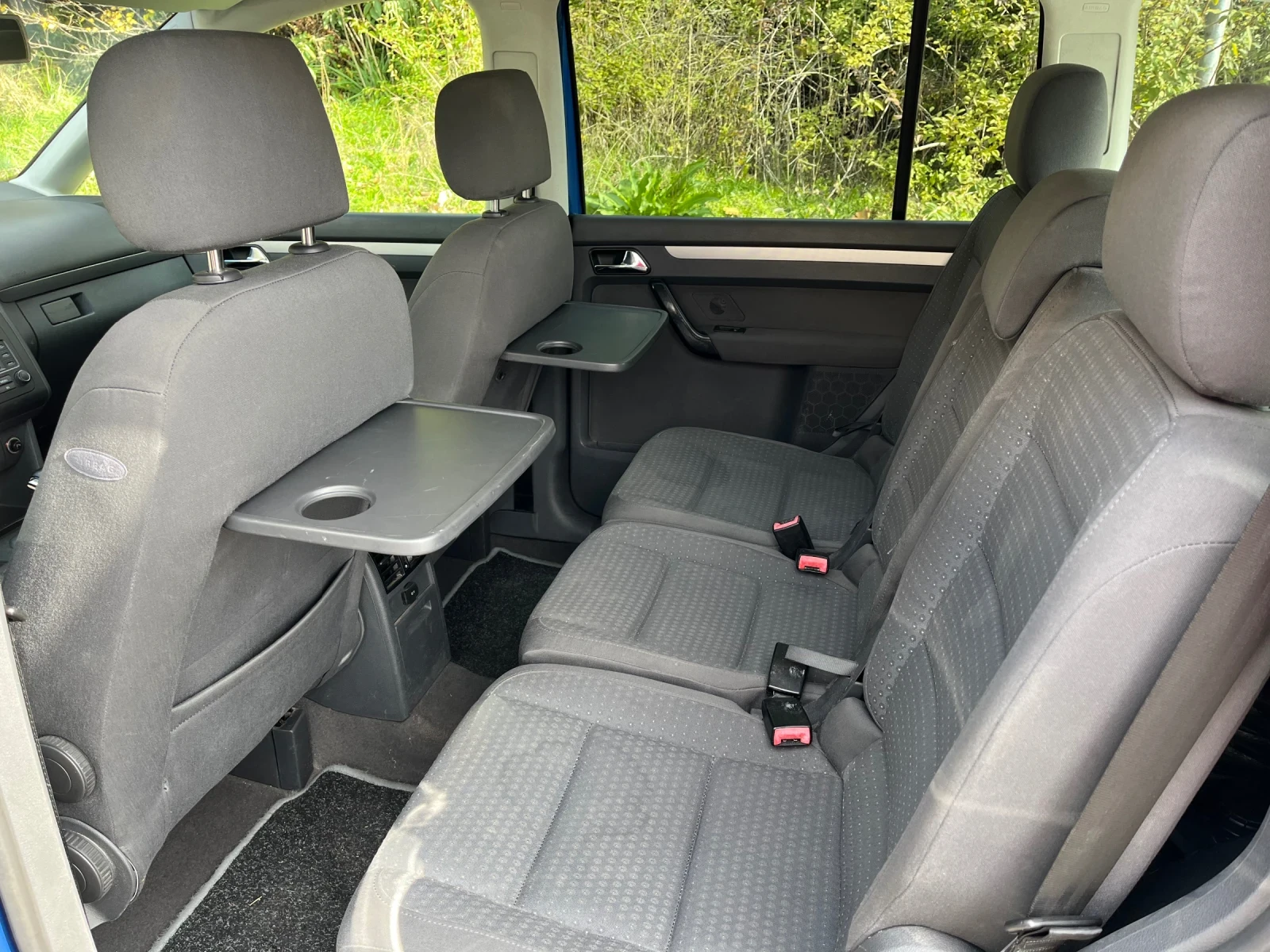 VW Touran 2.0 TDI, снимка 8 - Автомобили и джипове - 55681861