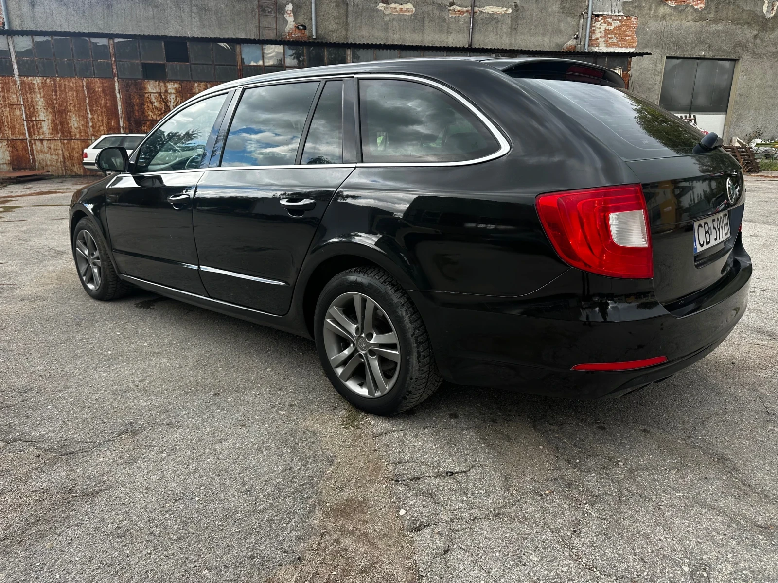 Skoda Superb 1.8TSI, снимка 3 - Автомобили и джипове - 56203119