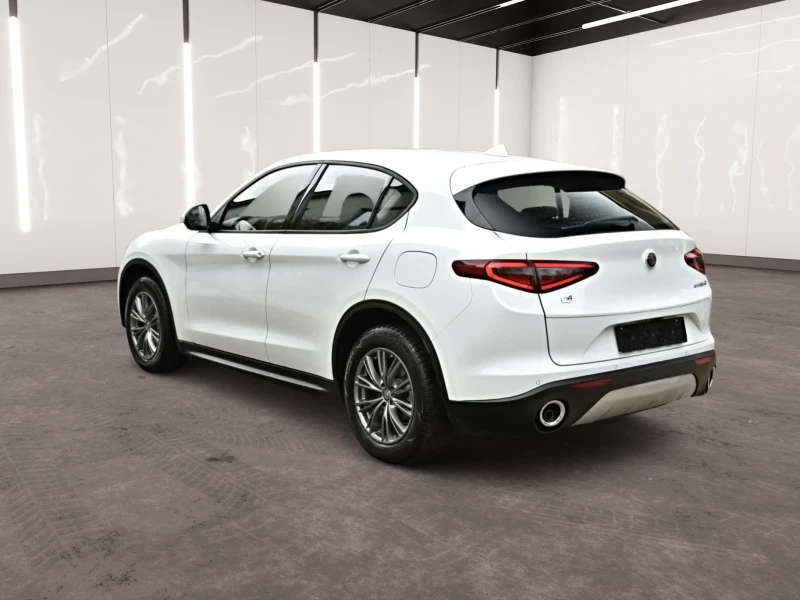 Alfa Romeo Stelvio 2.2JTDM/Q4/LUSSO/DISTRONIK/KEYLESS/CAMERA/, снимка 4 - Автомобили и джипове - 52640504