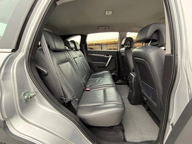 Chevrolet Captiva 7-MECTA 2.0TDI 4x4 150к.с. 100% РЕАЛНИ КИЛОМЕТРИ !, снимка 15 - Автомобили и джипове - 53189799