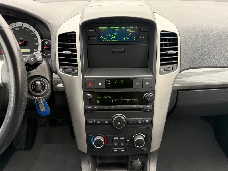 Chevrolet Captiva 7-MECTA 2.0TDI 4x4 150к.с. 100% РЕАЛНИ КИЛОМЕТРИ !, снимка 12 - Автомобили и джипове - 53189799