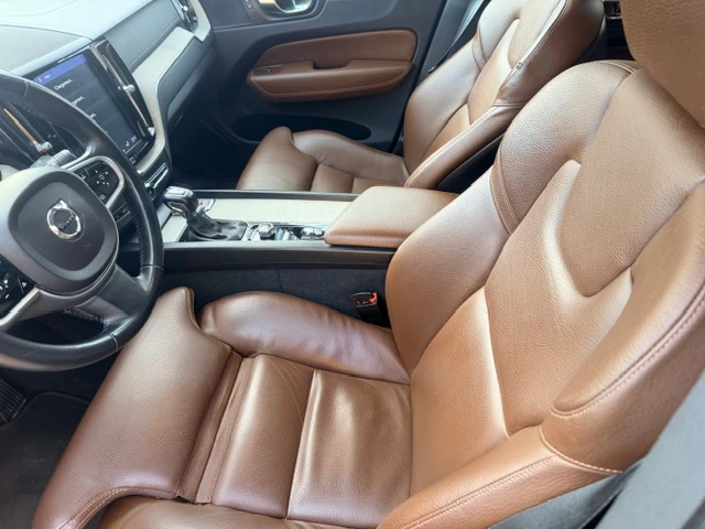 Volvo XC60 D5-INSKRIPTION AWD, снимка 10 - Автомобили и джипове - 52957593