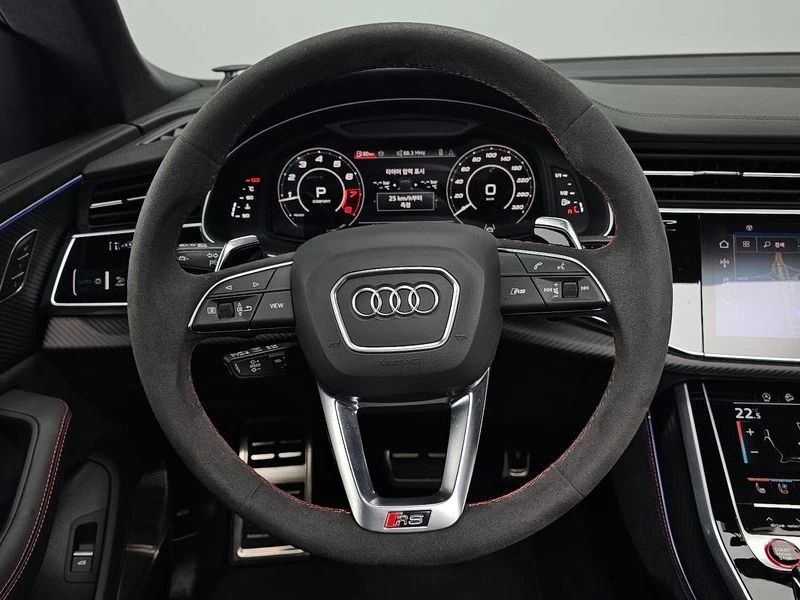 Audi RSQ8 4.0 Automatic, снимка 13 - Автомобили и джипове - 55782280
