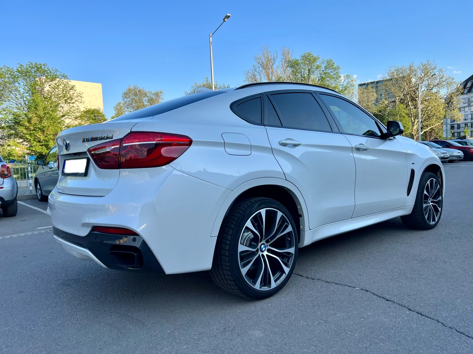 BMW X6 M50d - изображение 8