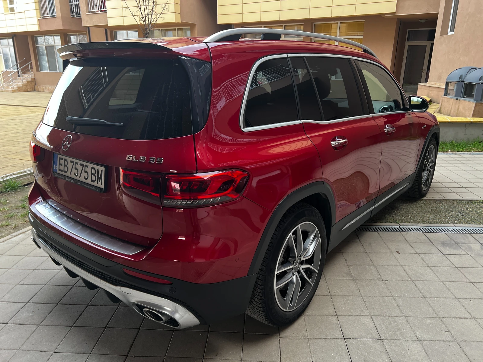 Mercedes-Benz GLB AMG 35 - изображение 4