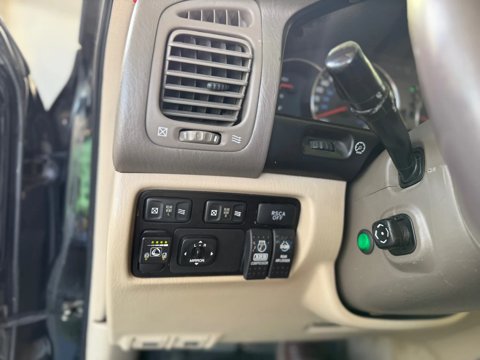 Toyota Land cruiser J100 - изображение 3