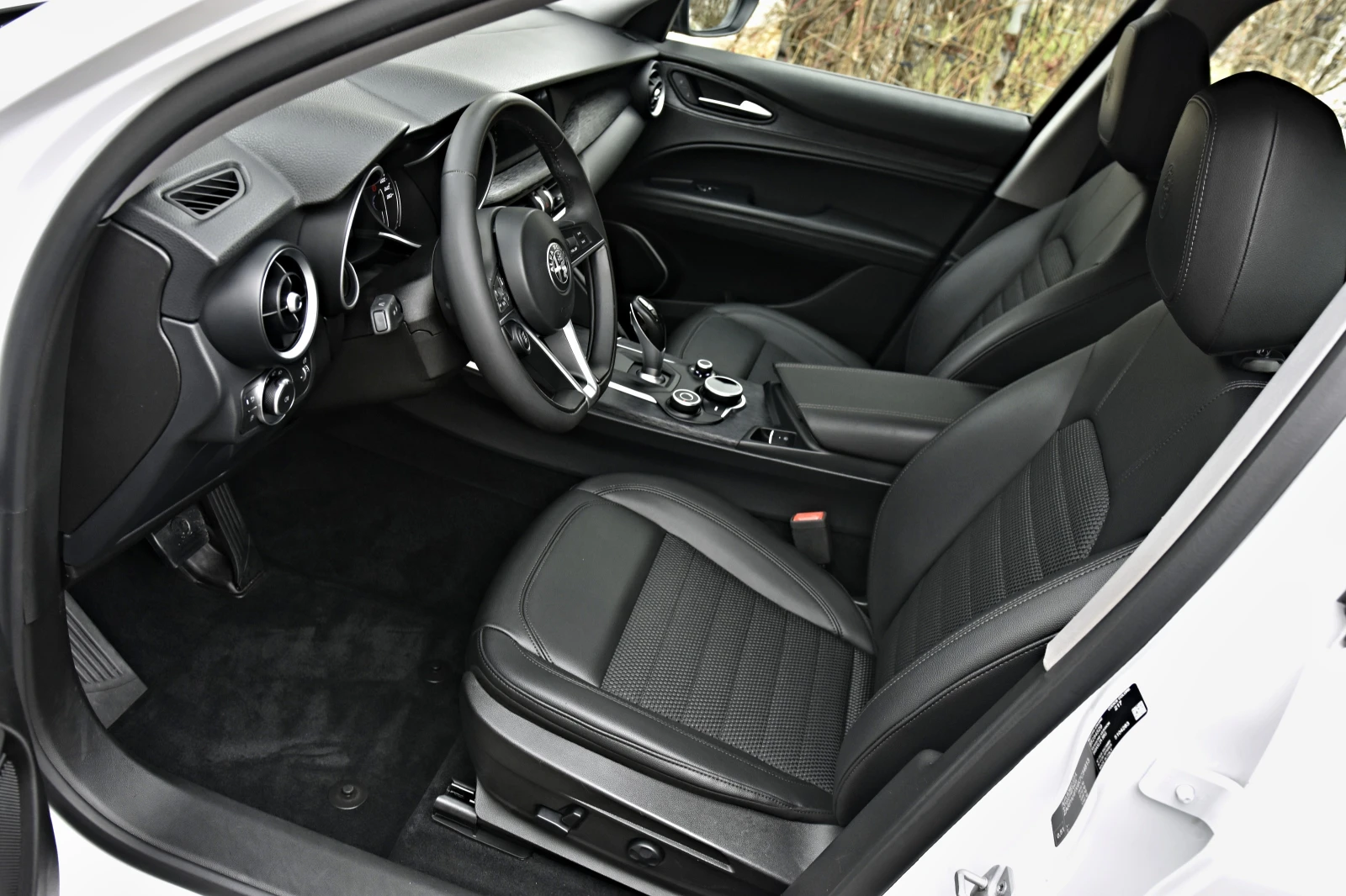 Alfa Romeo Stelvio 2.2JTDM/Q4/LUSSO/DISTRONIK/KEYLESS/CAMERA/ | Mobile.bg   8