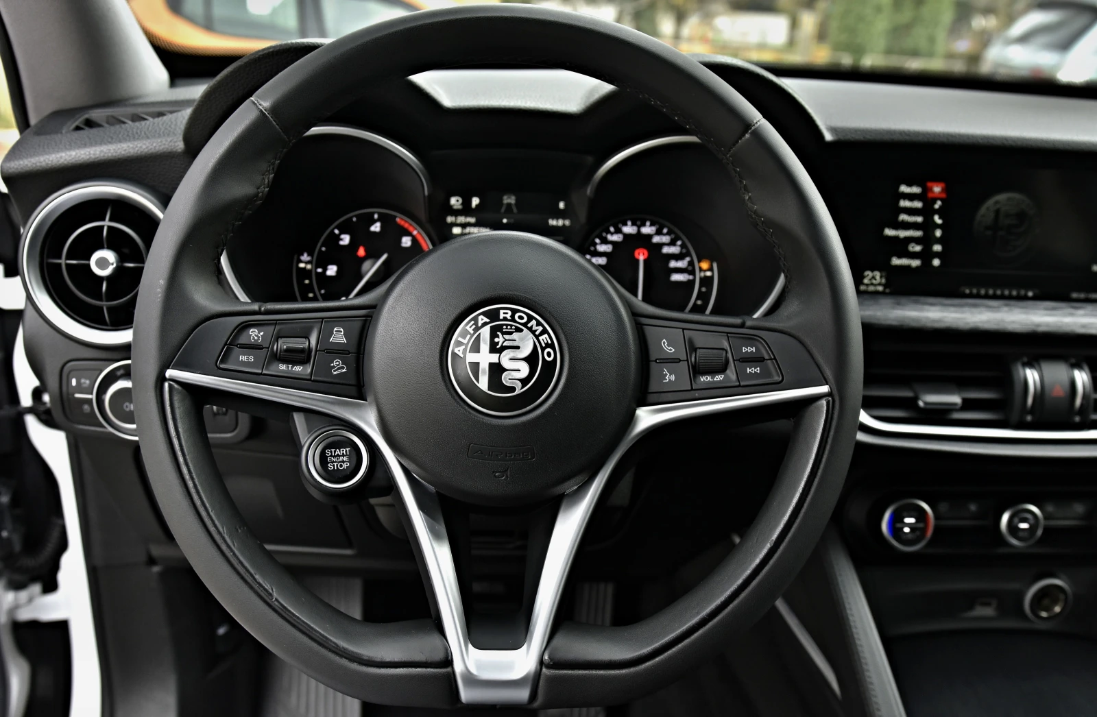 Alfa Romeo Stelvio 2.2JTDM/Q4/LUSSO/DISTRONIK/KEYLESS/CAMERA/ | Mobile.bg   10