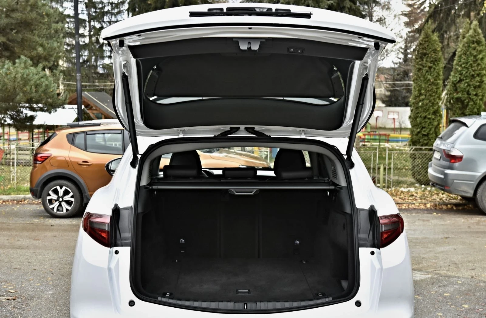 Alfa Romeo Stelvio 2.2JTDM/Q4/LUSSO/DISTRONIK/KEYLESS/CAMERA/ | Mobile.bg   17