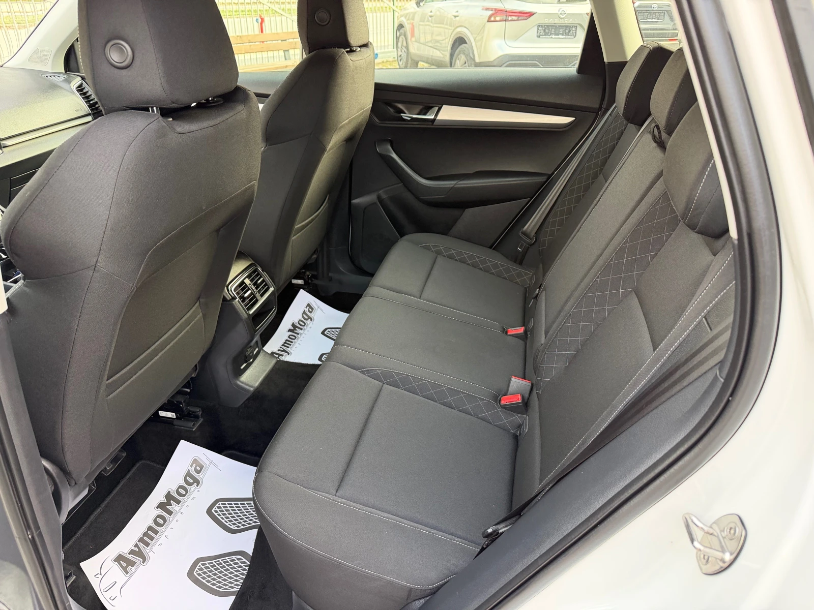 Skoda Karoq 2.0 TDI 4x4 150 KC., снимка 10 - Автомобили и джипове - 53999390