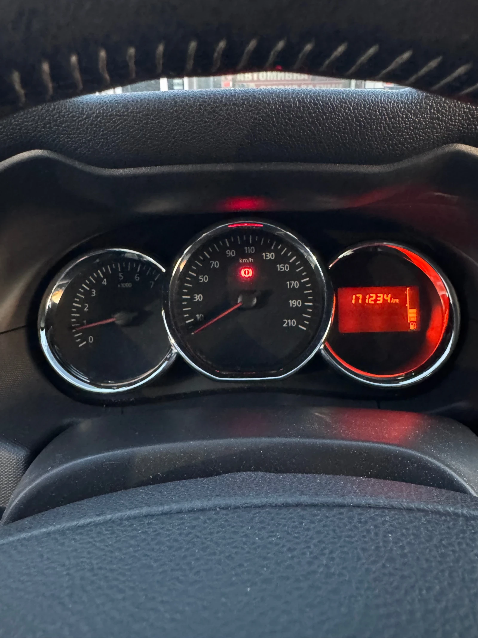 Dacia Duster 1.6 GPL* ITALY* TOP, снимка 8 - Автомобили и джипове - 54115959