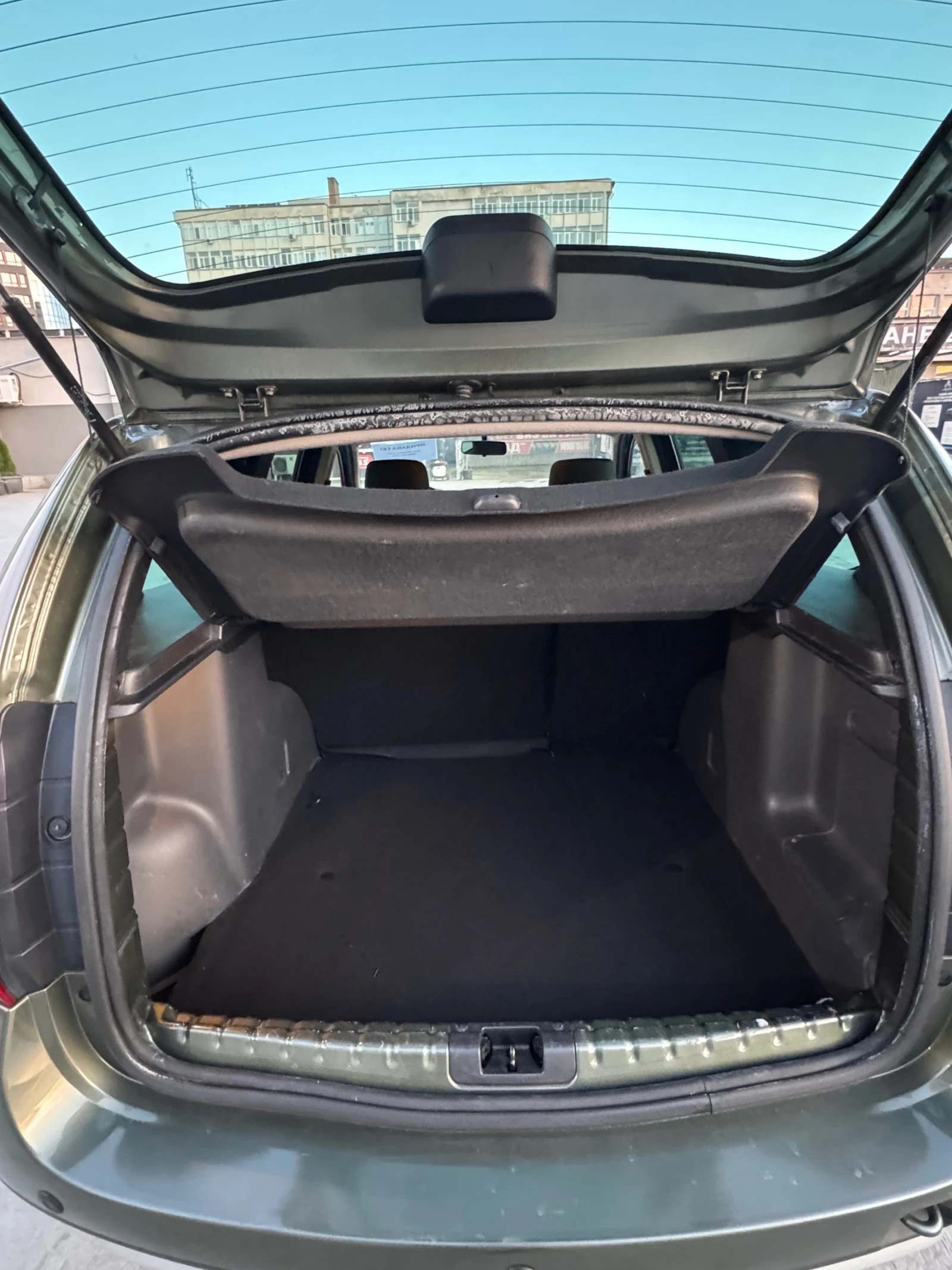 Dacia Duster 1.6 GPL* ITALY* TOP, снимка 7 - Автомобили и джипове - 54115959