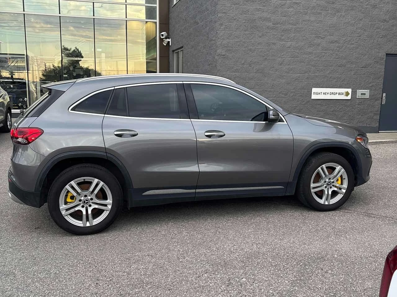 Mercedes-Benz GLA 250 * ГЛАВНО ПРЕДСТАВИТЕЛСТВО* , снимка 3 - Автомобили и джипове - 54807702