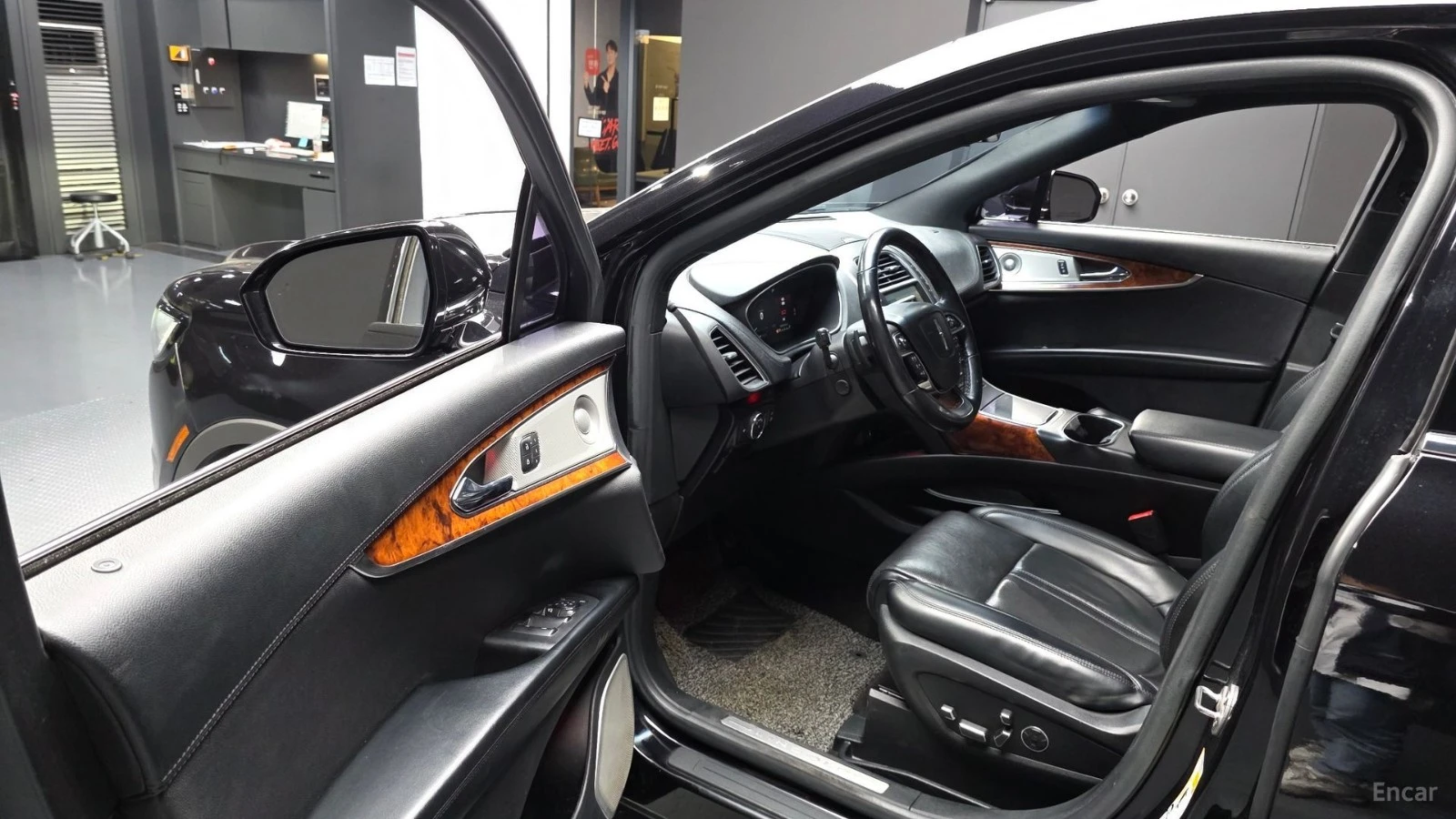 Lincoln Aviator Nautilus* 2.7T* AWD* ПОДГРЕВ* ОБДУХВАНЕ* ПАНО* FUL, снимка 10 - Автомобили и джипове - 55623921