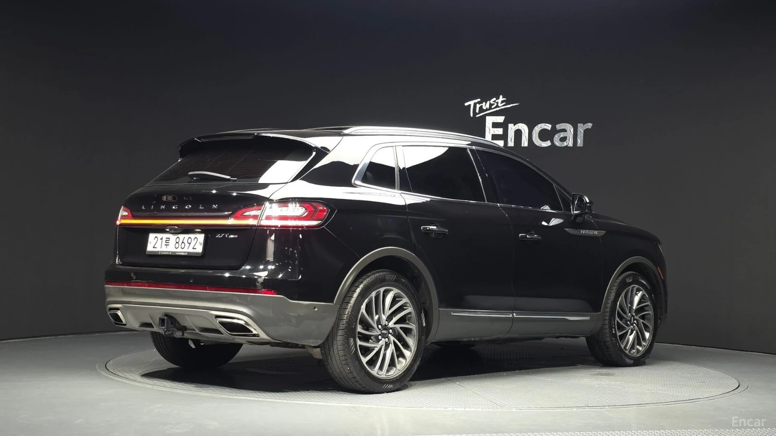 Lincoln Aviator Nautilus* 2.7T* AWD* ПОДГРЕВ* ОБДУХВАНЕ* ПАНО* FUL, снимка 2 - Автомобили и джипове - 55623921