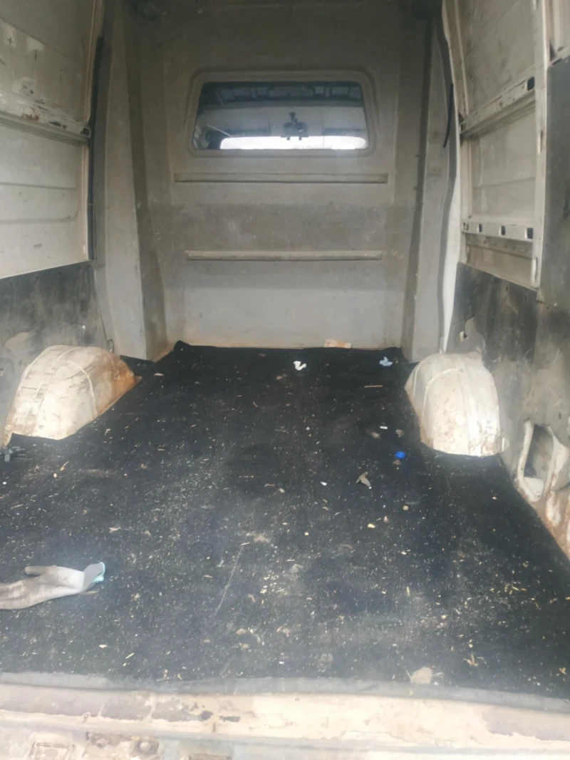 Iveco Daily, снимка 9 - Бусове и автобуси - 52356872