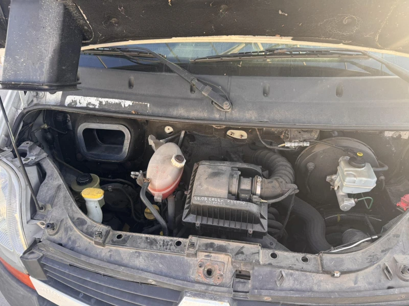 Renault Master 2.5 DCI, снимка 9 - Бусове и автобуси - 53046539