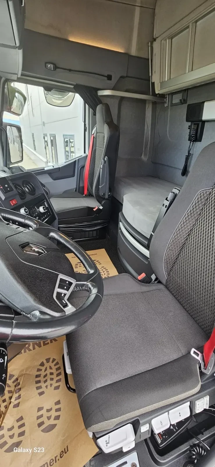 Renault T 520 ГОЛЯМА КАБИНА - изображение 5