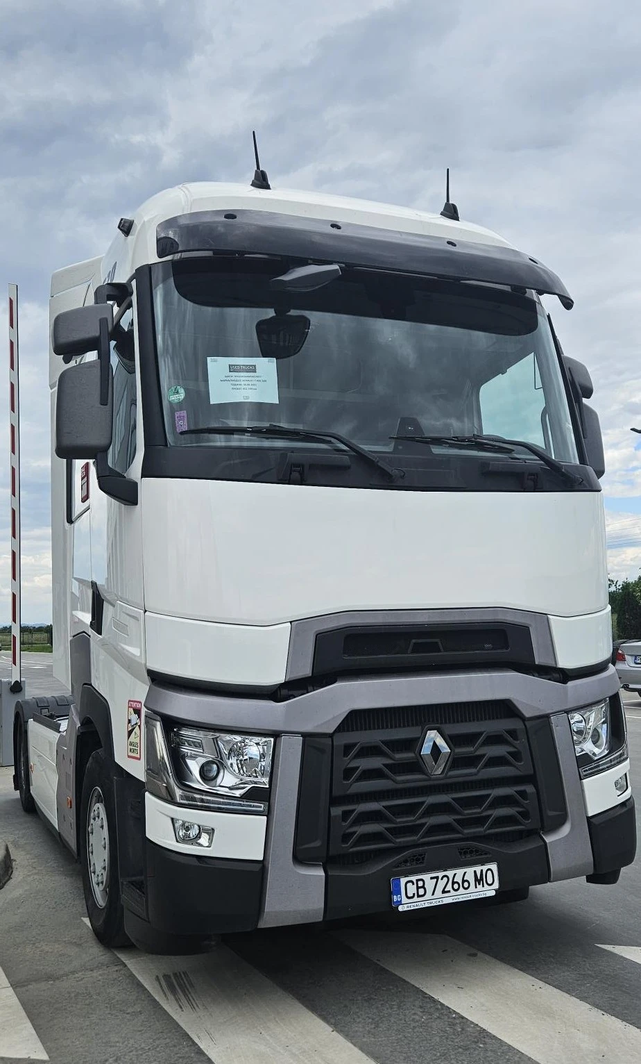 Renault T 520 ГОЛЯМА КАБИНА - изображение 3