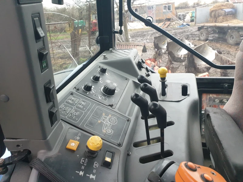 Трактор New Holland TM190 , снимка 3 - Селскостопанска техника - 53144044