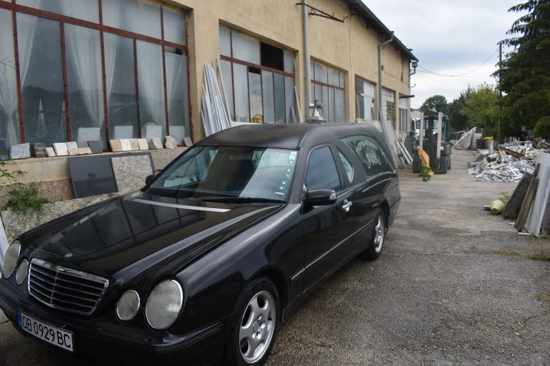 Mercedes-Benz E 270 CDi, снимка 3 - Автомобили и джипове - 43710625