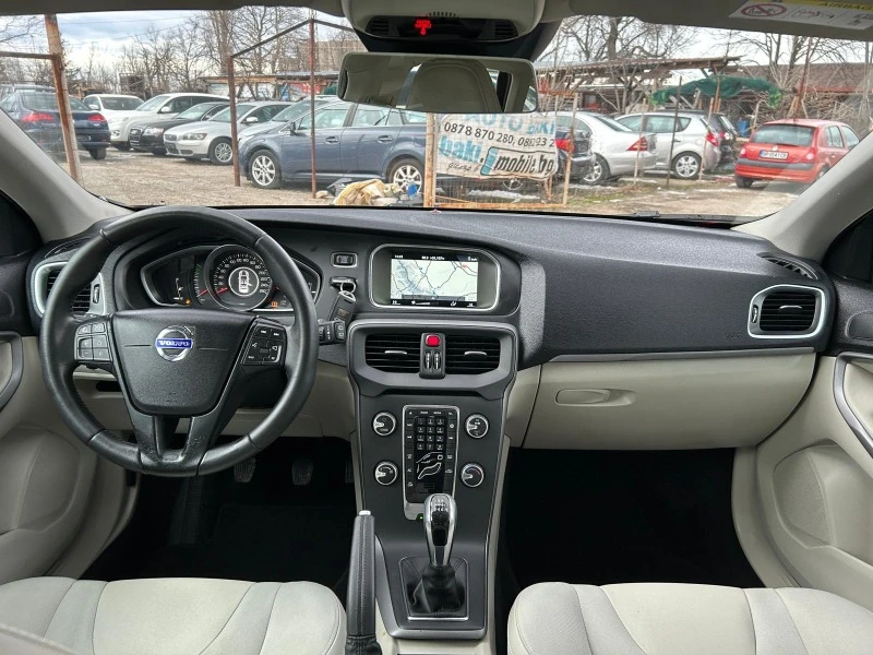 Volvo V40 2.0 D, снимка 13 - Автомобили и джипове - 43828624