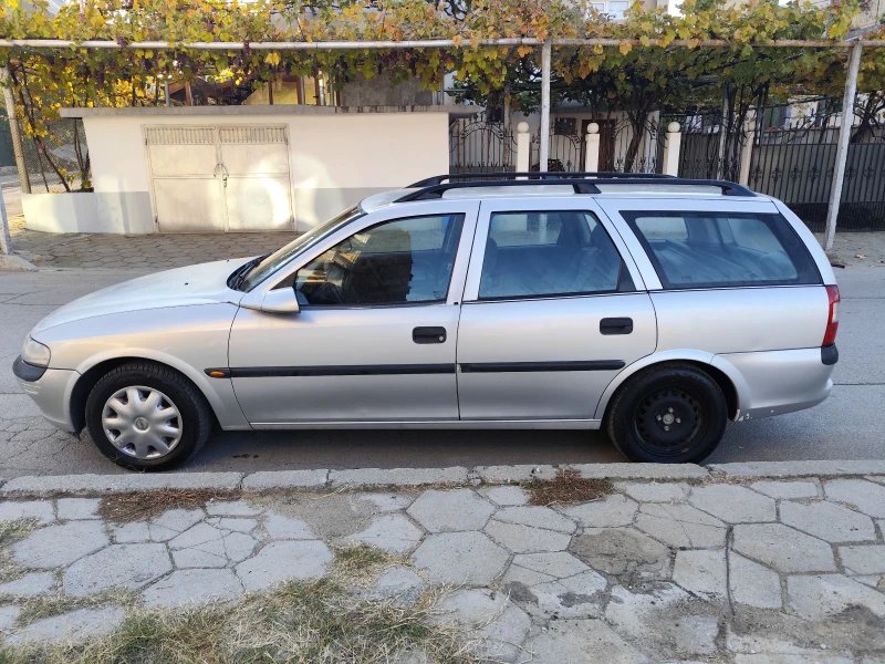 Opel Vectra 1600 Бензин, снимка 4 - Автомобили и джипове - 48032014