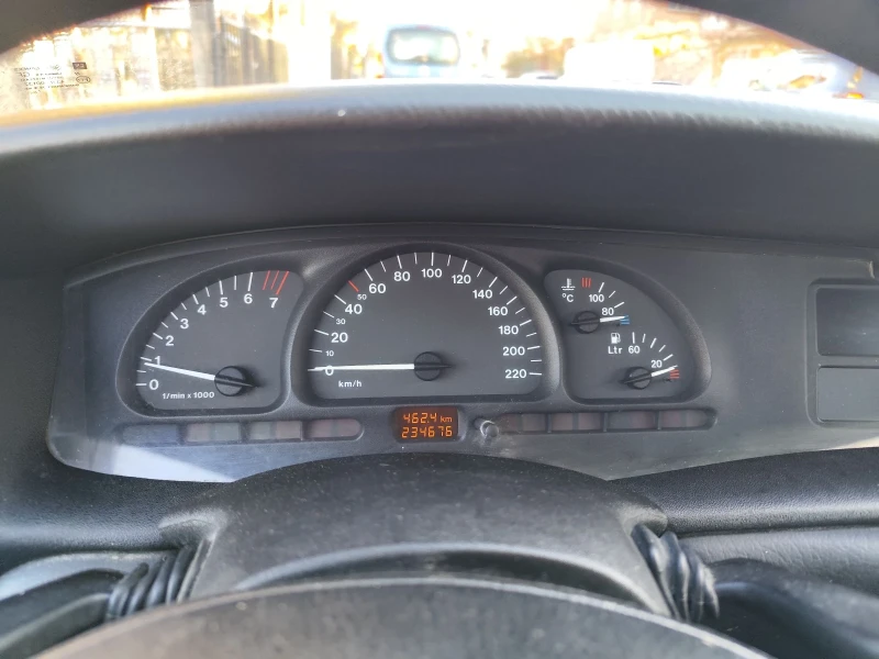 Opel Vectra 1600 Бензин, снимка 10 - Автомобили и джипове - 48032014