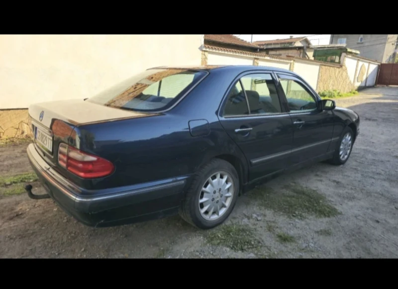 Mercedes-Benz E 200 E200 КАПАРИРАН, снимка 4 - Автомобили и джипове - 49082997