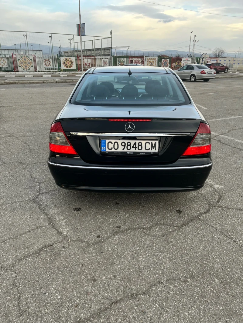 Mercedes-Benz E 350 Avangard , снимка 8 - Автомобили и джипове - 49471814