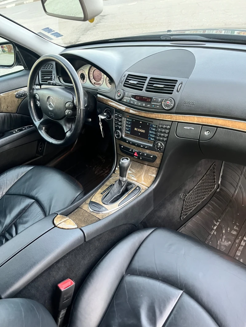 Mercedes-Benz E 350 Avangard , снимка 10 - Автомобили и джипове - 49471814