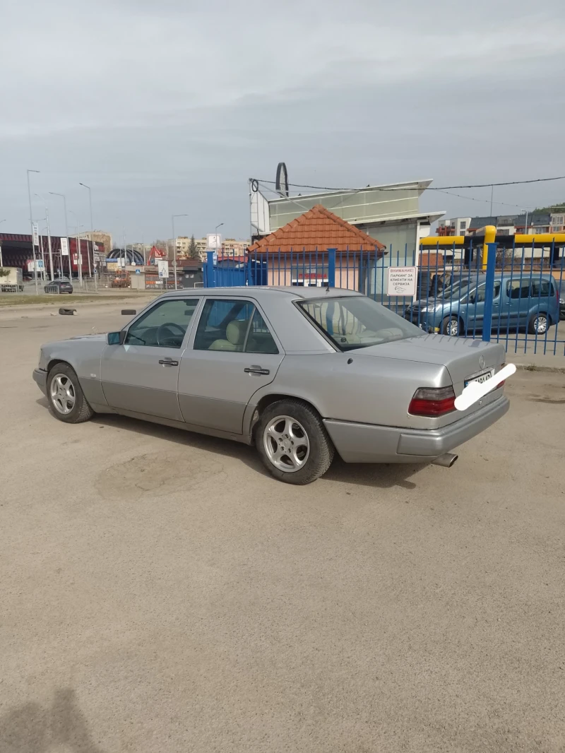 Mercedes-Benz E 200 124, снимка 4 - Автомобили и джипове - 49557806