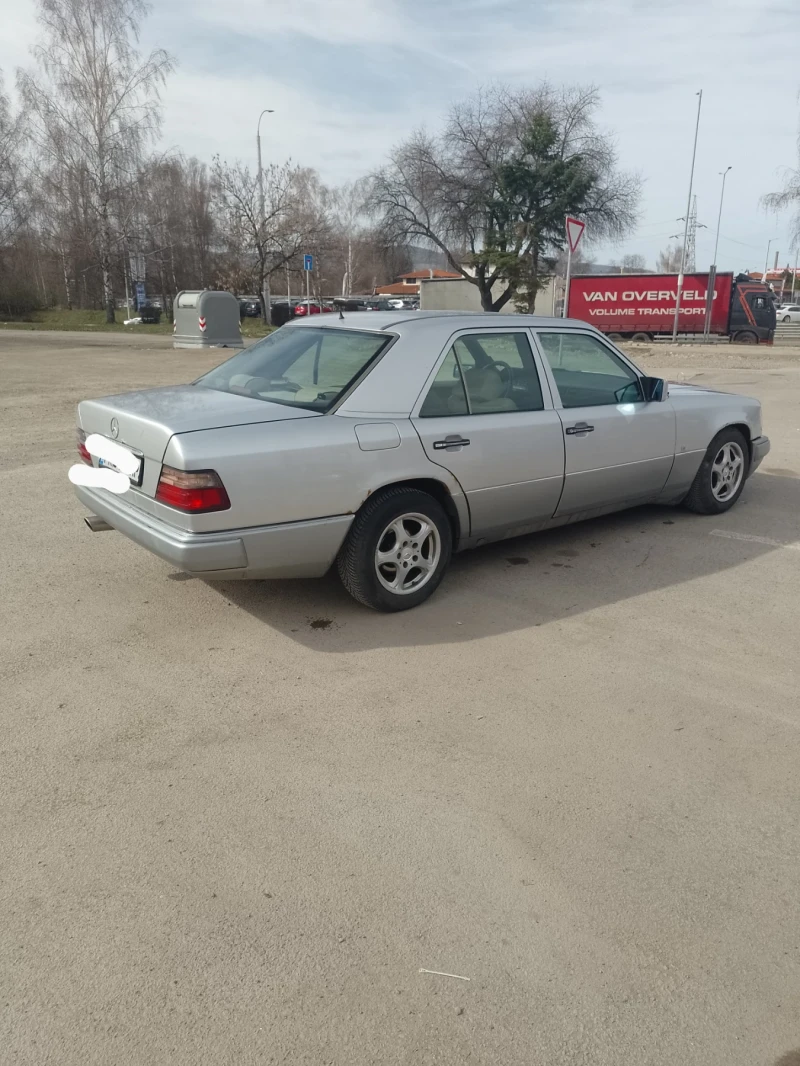 Mercedes-Benz E 200 124, снимка 5 - Автомобили и джипове - 49557806