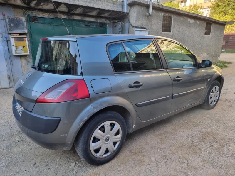 Renault Megane 1.5 DCI, снимка 4 - Автомобили и джипове - 51899517