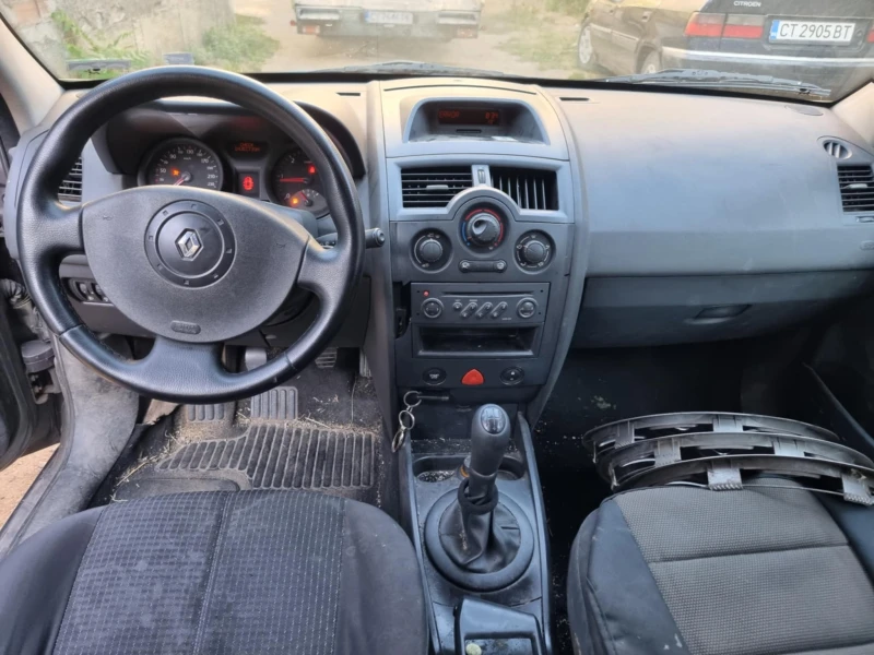 Renault Megane 1.5 DCI, снимка 8 - Автомобили и джипове - 51899517