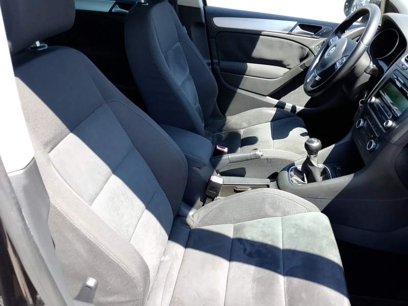 VW Golf 2.0 TDI, снимка 11 - Автомобили и джипове - 51771779