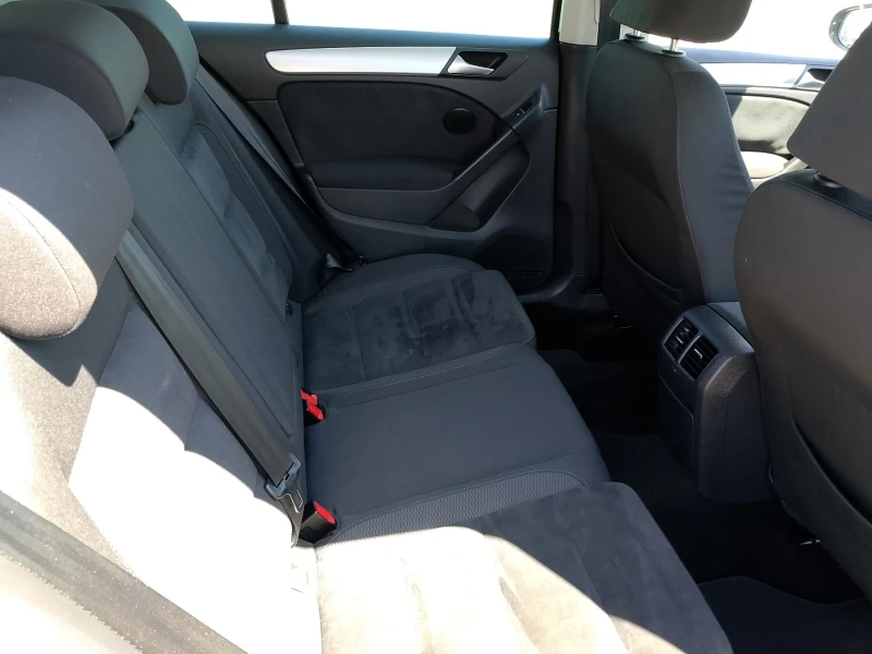 VW Golf 2.0 TDI, снимка 13 - Автомобили и джипове - 51771779
