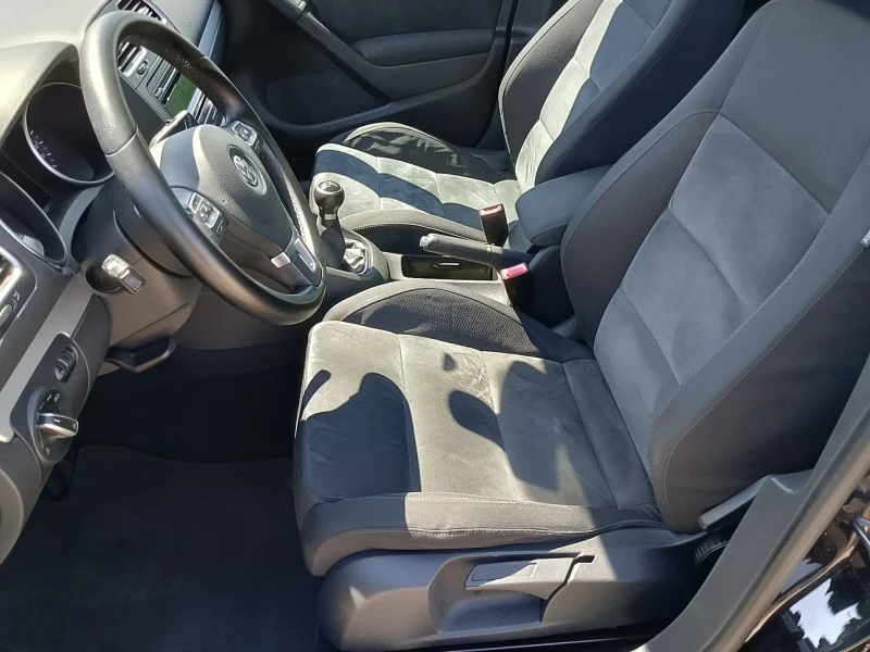 VW Golf 2.0 TDI, снимка 7 - Автомобили и джипове - 51771779