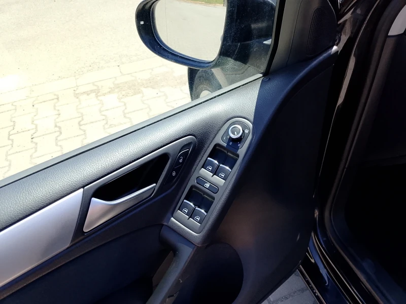 VW Golf 2.0 TDI, снимка 10 - Автомобили и джипове - 51771779