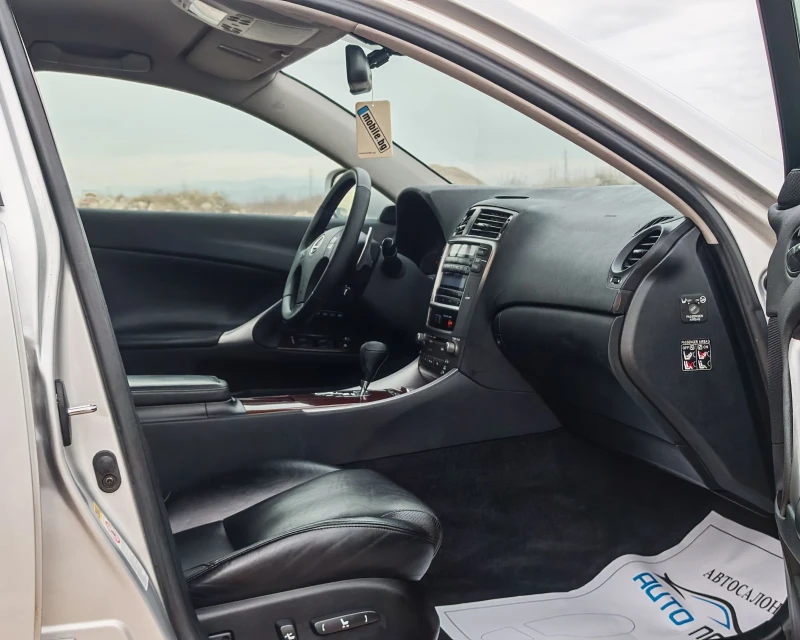 Lexus IS 250 2.5 БЕНЗИН 208 К.С. АВТОМАТ!КОЖА! , снимка 10 - Автомобили и джипове - 52997873