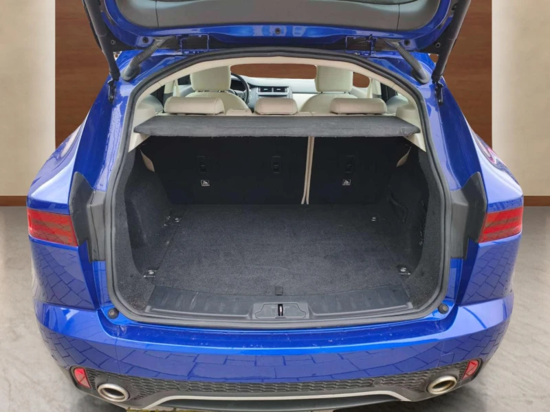 Jaguar E-pace 2.0, снимка 11 - Автомобили и джипове - 53471690