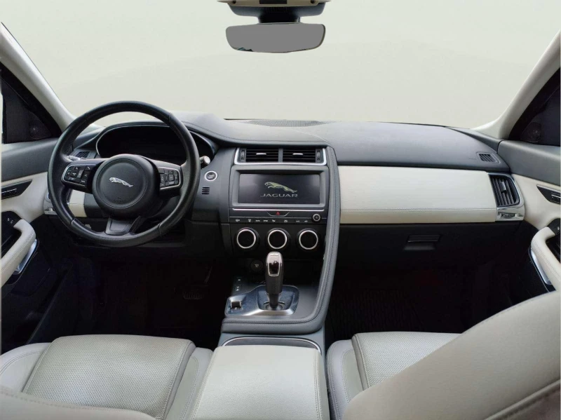 Jaguar E-pace 2.0, снимка 10 - Автомобили и джипове - 53471690