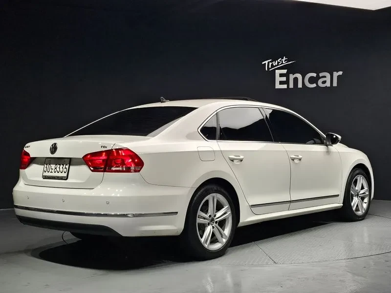 VW Passat 2.0 TDI, снимка 2 - Автомобили и джипове - 54298603