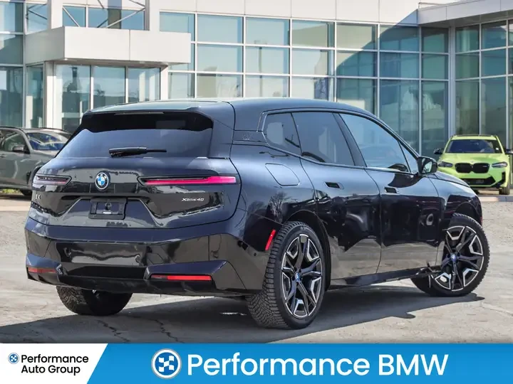 BMW iX xDrive40* Priced-Sport* Sky Lounge, снимка 4 - Автомобили и джипове - 54662725