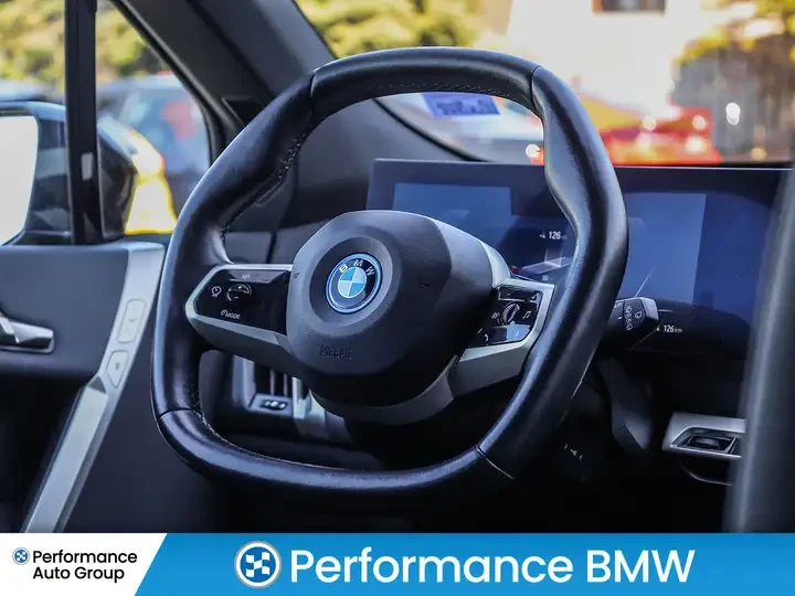 BMW iX xDrive40* Priced-Sport* Sky Lounge, снимка 8 - Автомобили и джипове - 54662725