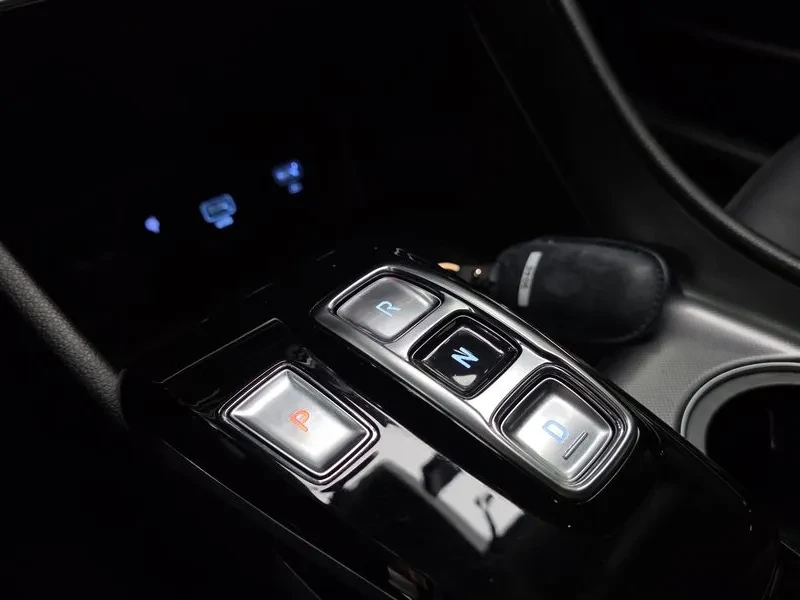 Hyundai Sonata 2.0 Premium Family, снимка 9 - Автомобили и джипове - 55784957