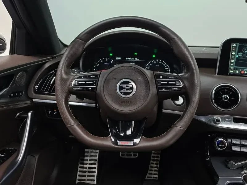 Kia Stinger, снимка 13 - Автомобили и джипове - 56689211